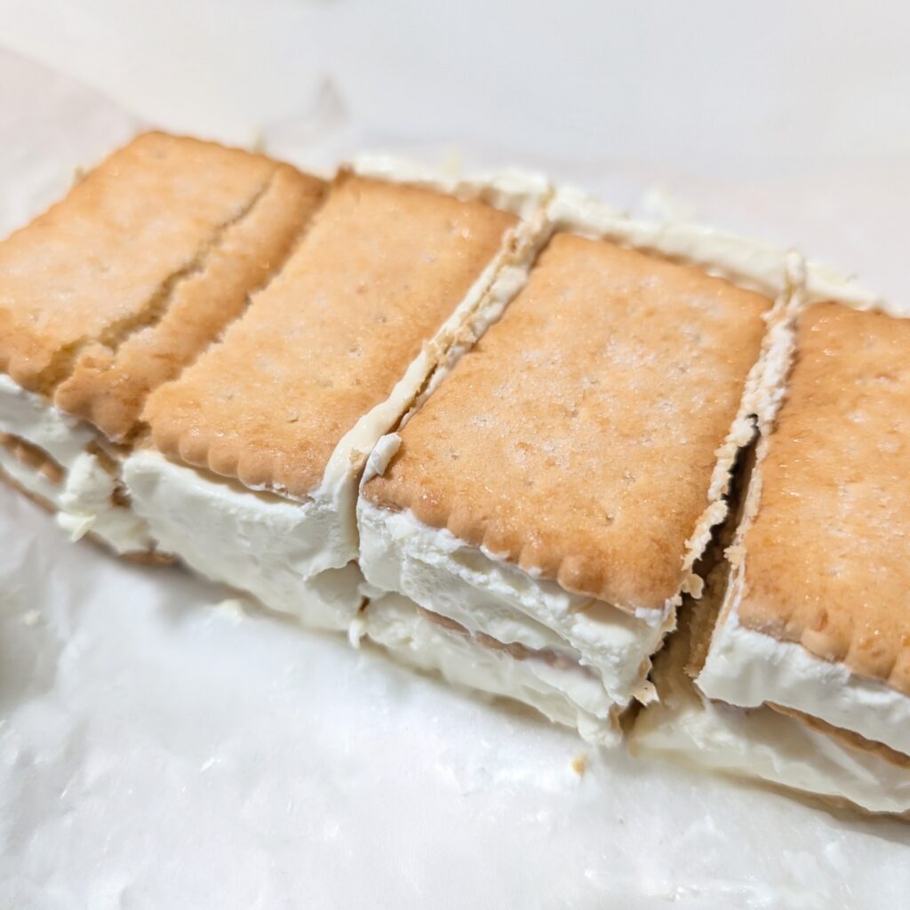 ヨーグルトチーズケーキ ココナッツサブレ使用