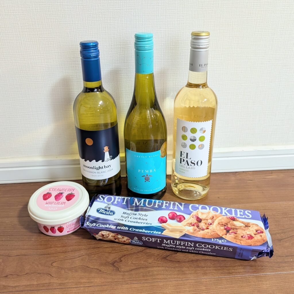 カルディ購入品：いちごホイップとクランベリークッキー