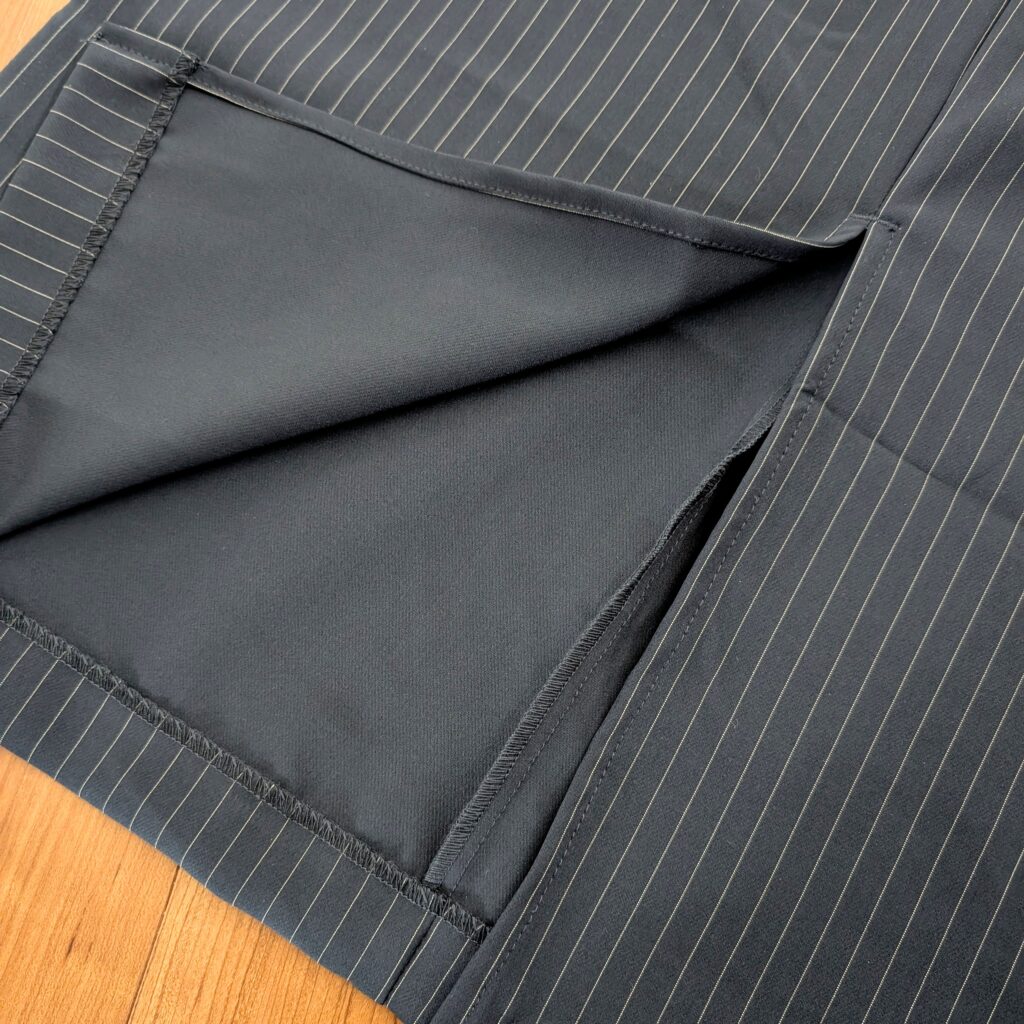 ストライプ柄Iラインスリットスカートのディテール