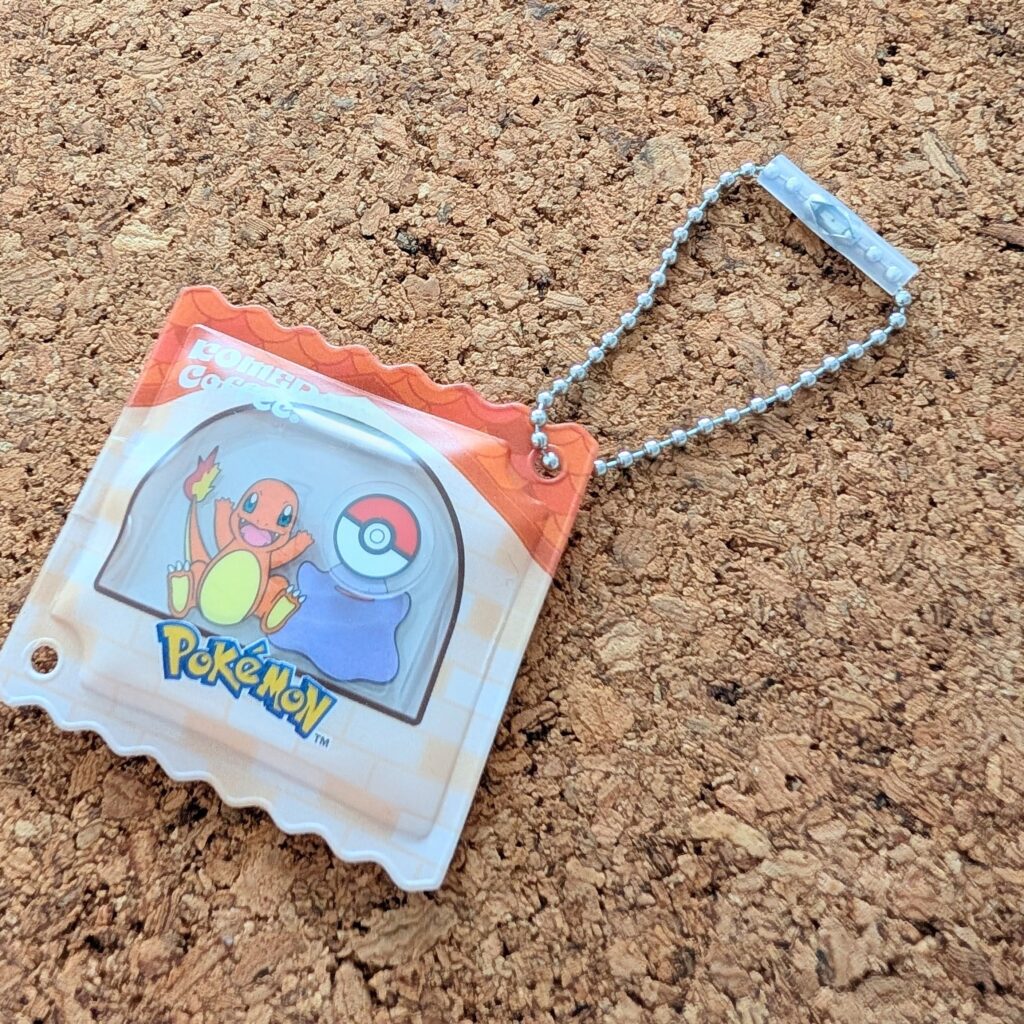 ポケモンチャームとダイソーのボールチェーンカバー