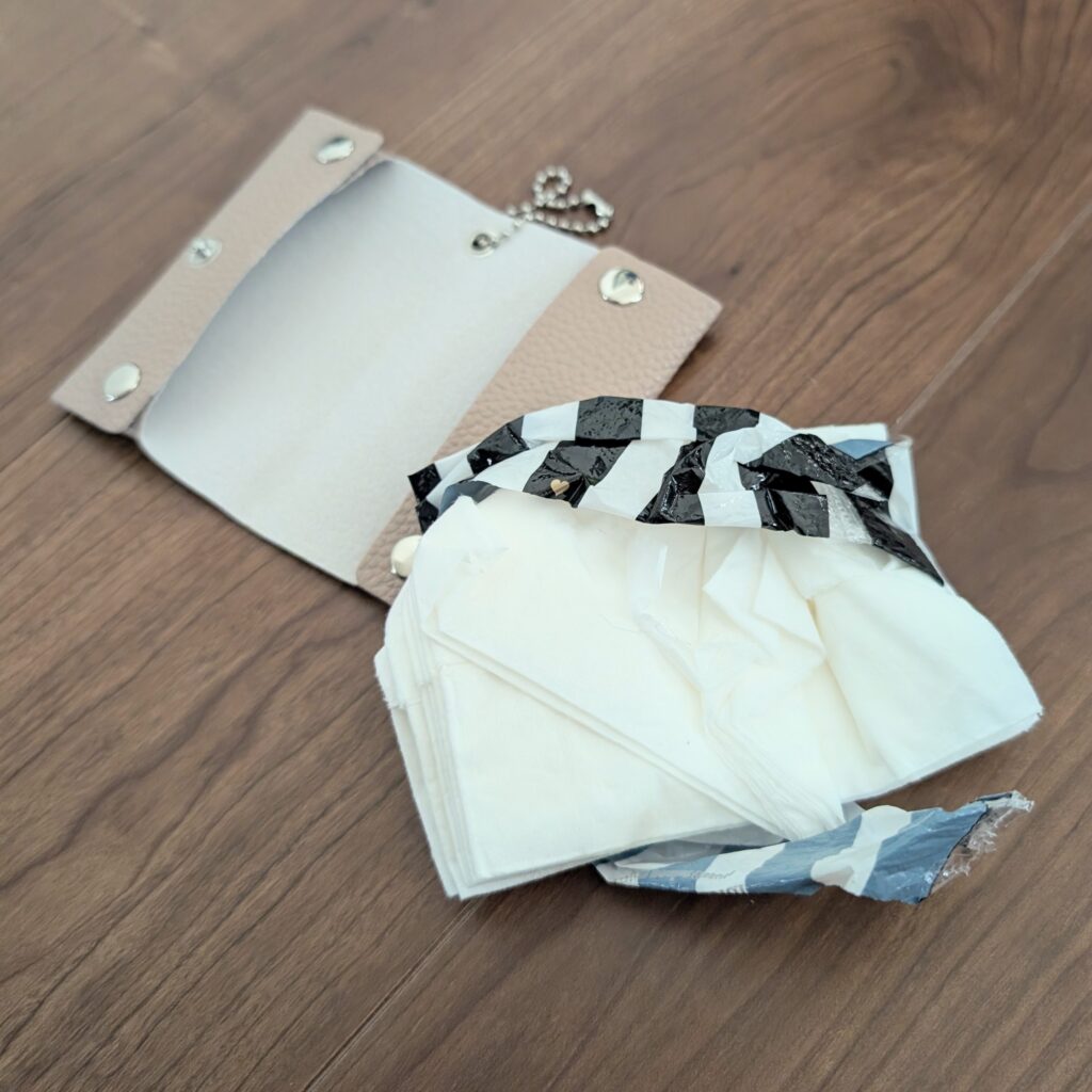 セリアのポケットティッシュケース