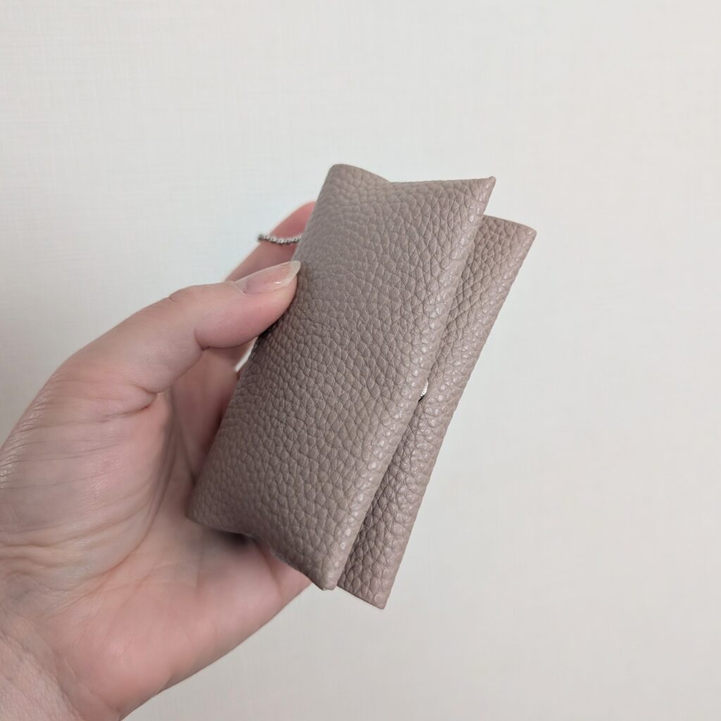 セリアのコンパクトティッシュケース