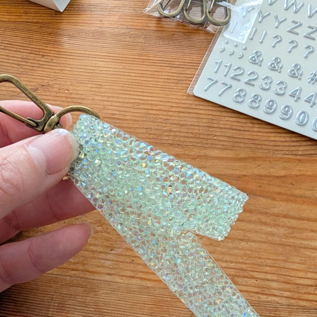 キラキラキーホルダー|セリア