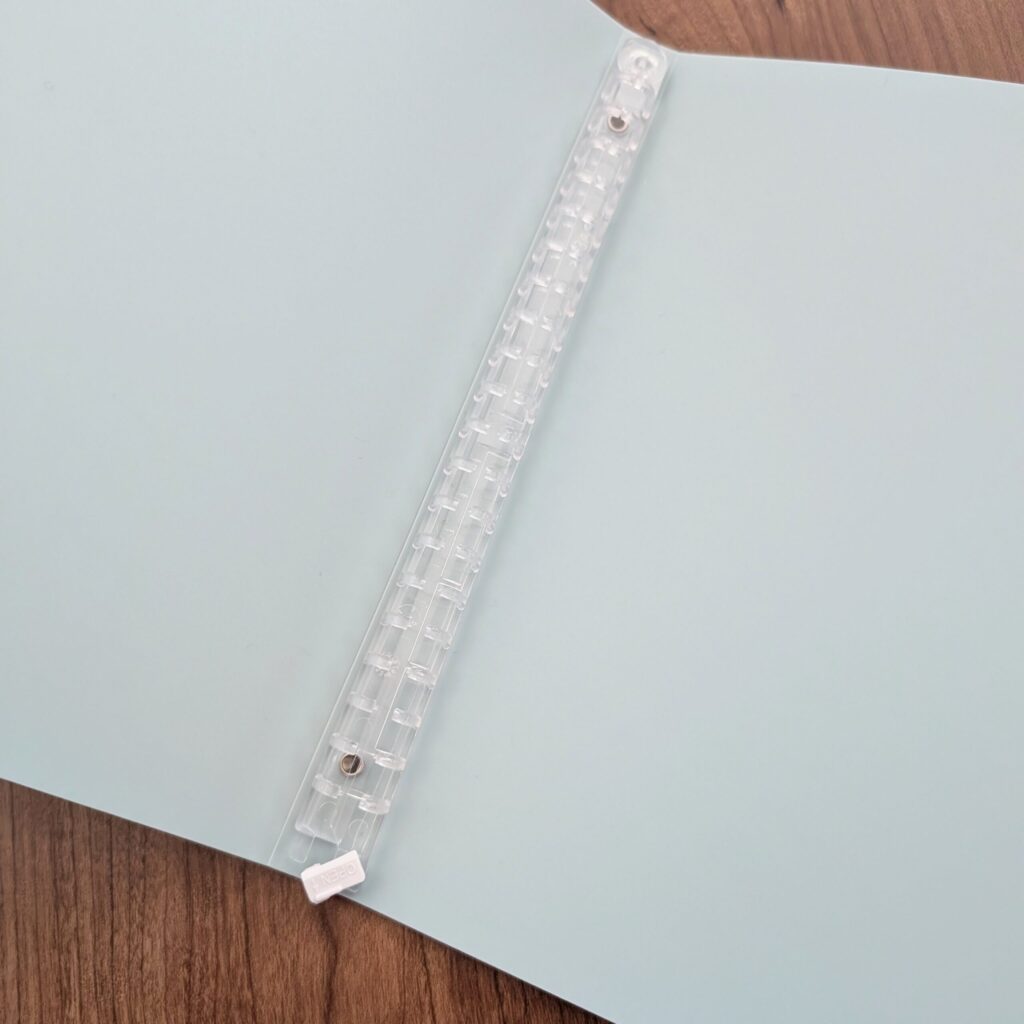 ダイソーくすみカラーA5バインダー