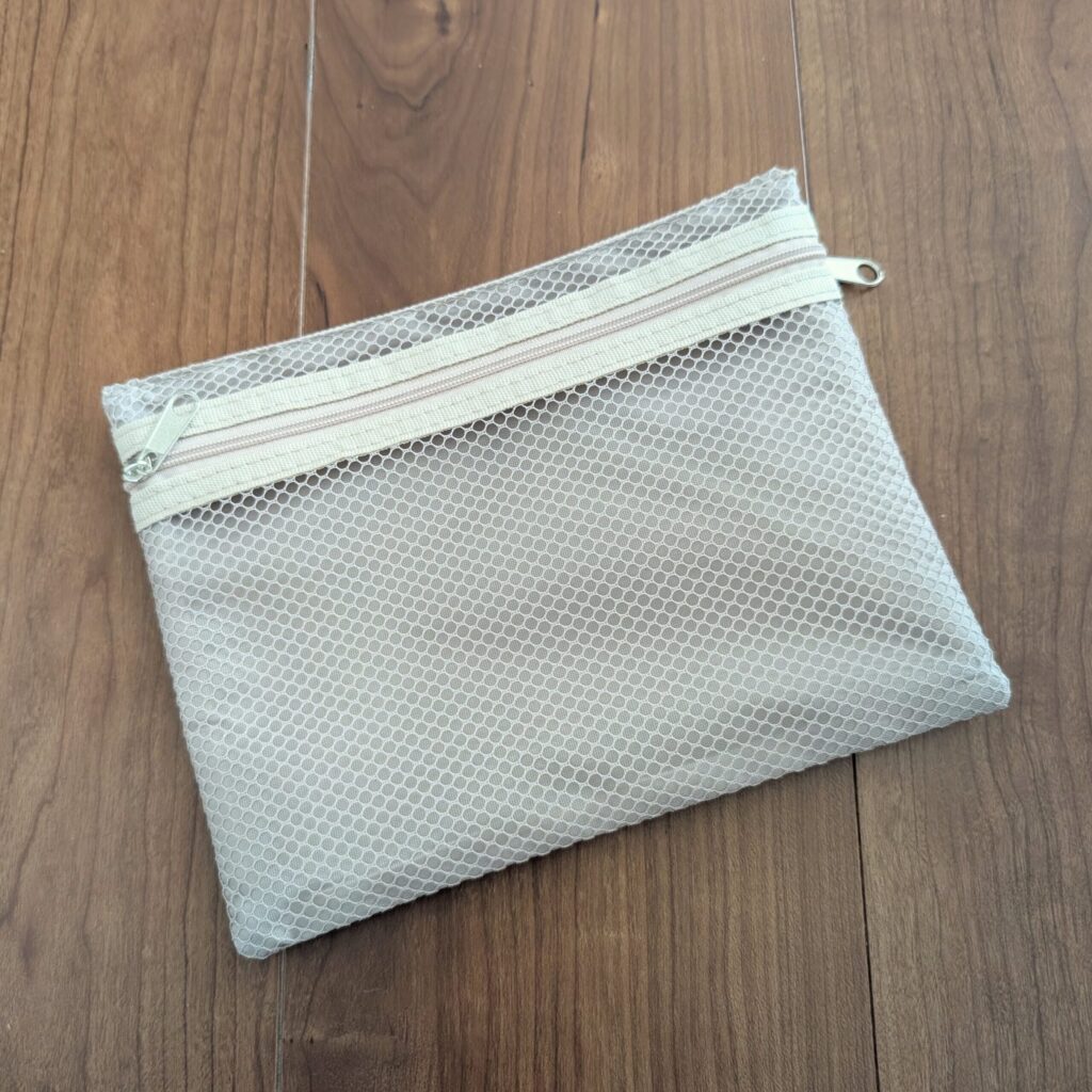 ダイソー メッシュケース B6