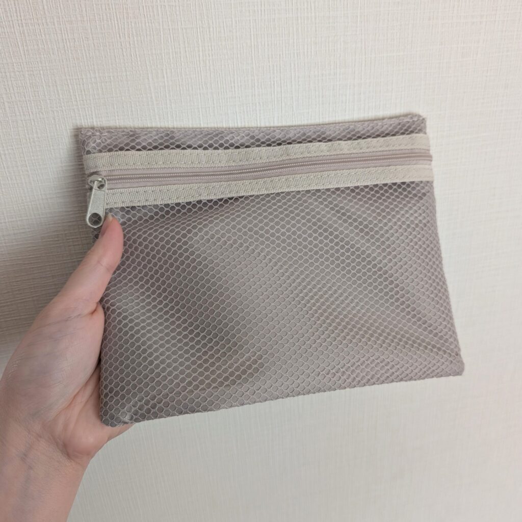 ダイソー メッシュケース B6