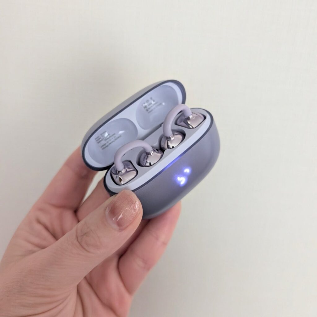 イヤーカフ型ワイヤレスイヤホン（パープル）