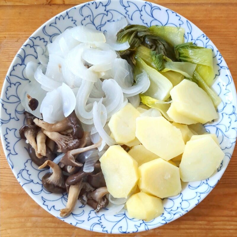 ダイソー ステンレス折りたたみ蒸し器 蒸し野菜