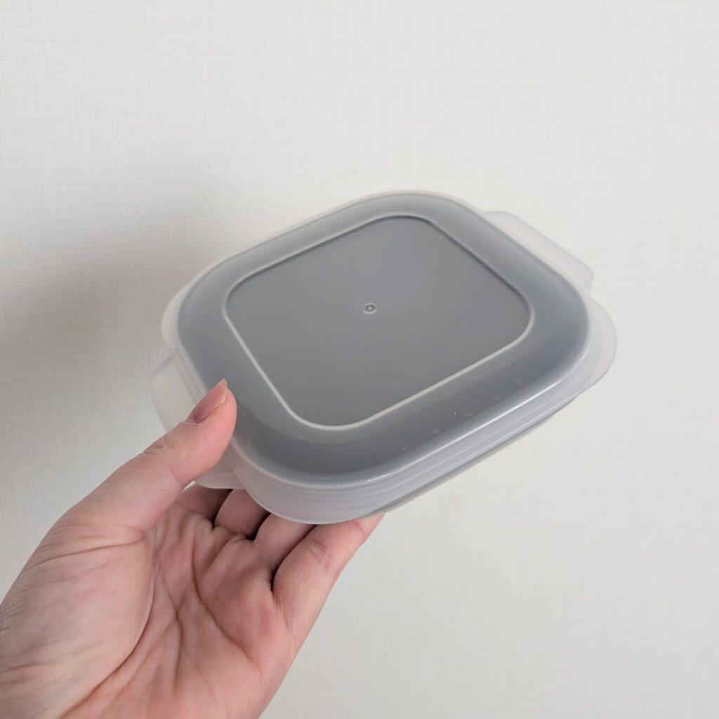 スリコ購入品、すのこ付きごはん保存容器