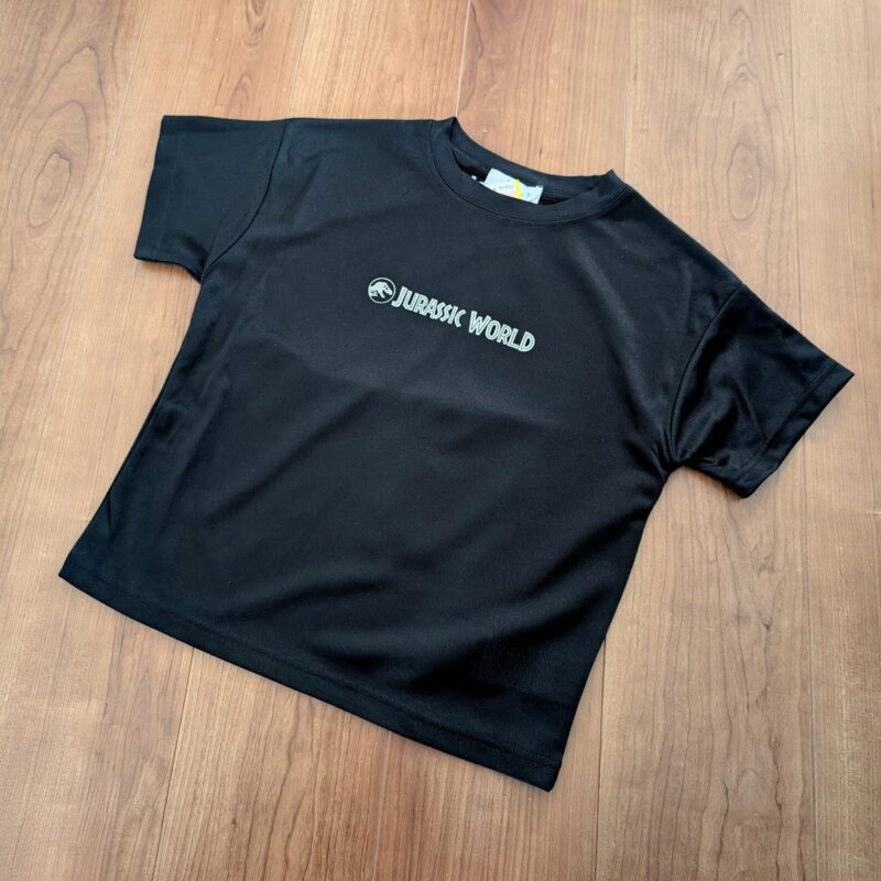ジュラシックワールドの恐竜Tシャツ しまむら