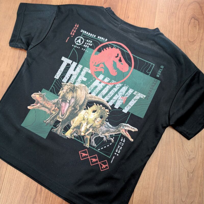 ジュラシックワールドの恐竜Tシャツ しまむら