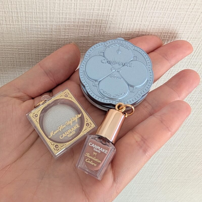 キャンメイクミニチュアチャーム&グミ ガチャとの比較