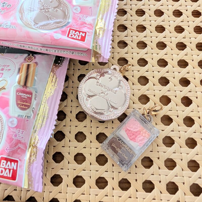 キャンメイク ミニチュアコスメチャーム：パウダーとチーク