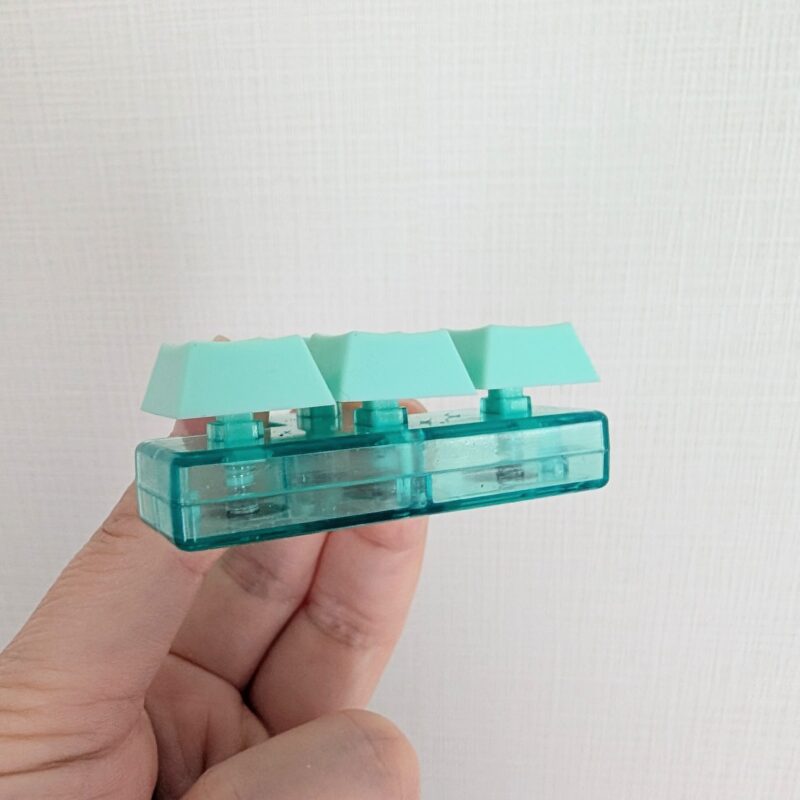 ダイソー カラーブロックキーホルダー
