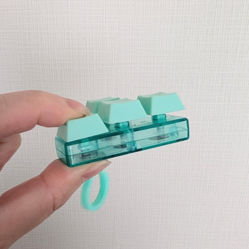 ダイソー カラーブロックキーホルダー
