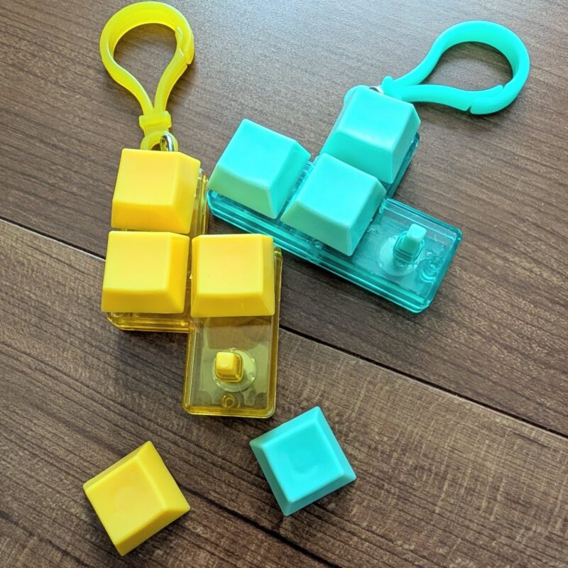 ダイソー カラーブロックキーホルダー