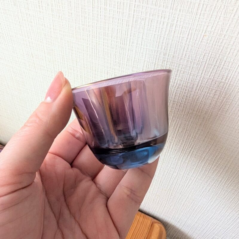 セリアのオーロラお猪口（シースカイ）