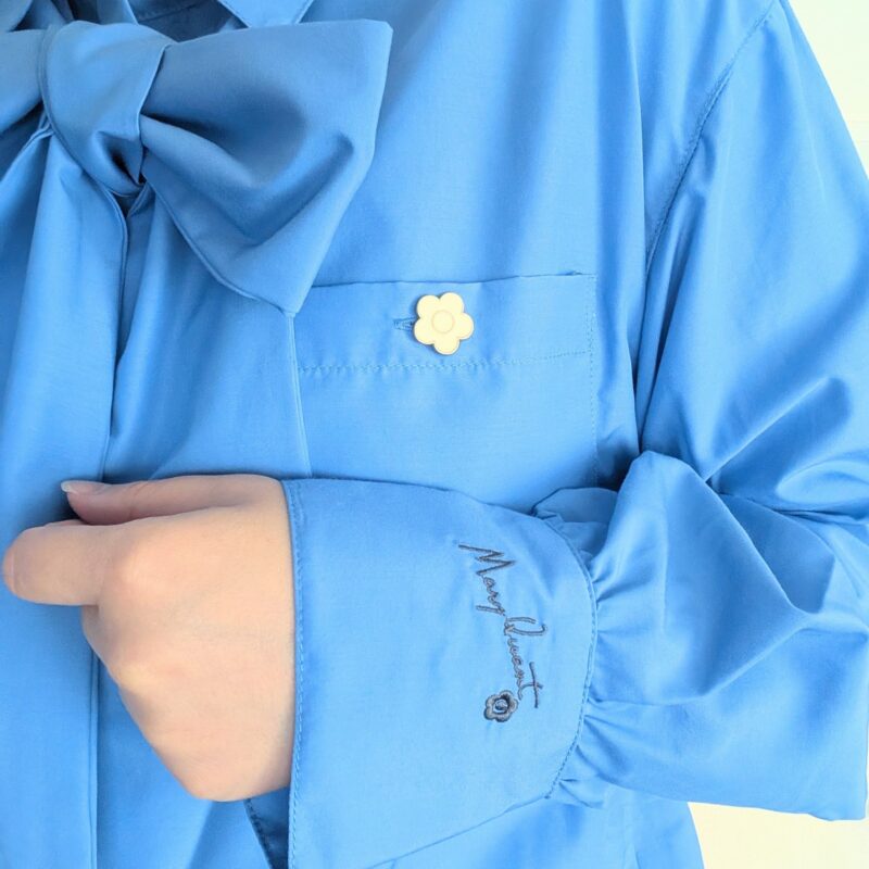 MARY QUANT*VISリボンボウタイサイドプリーツシャツ