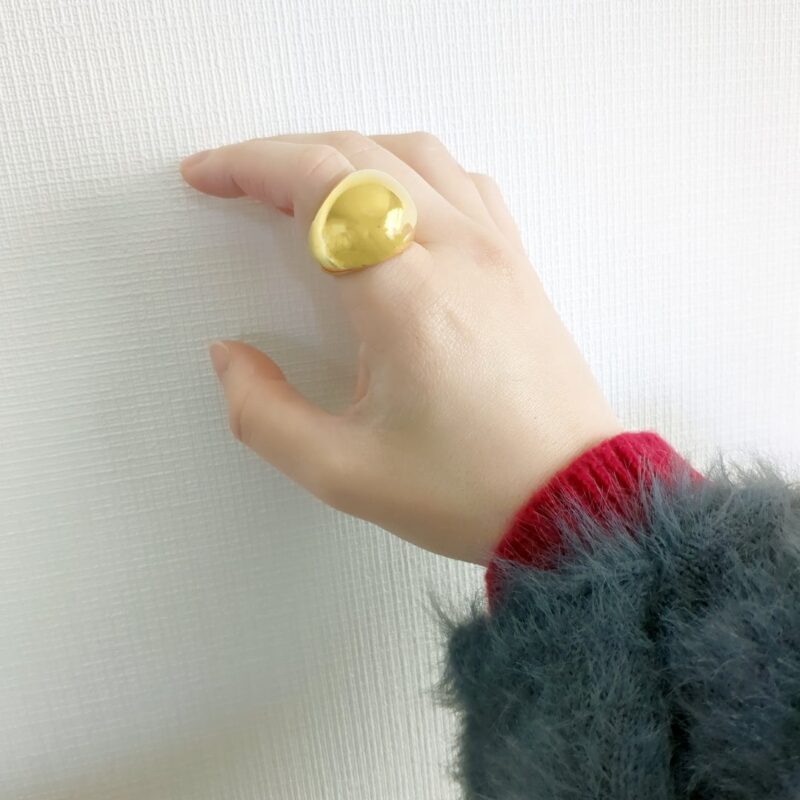 アクセ アラフォー 大振り